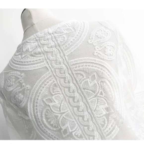 SOLD OUT Boho Off White Scalloped Crochet Lace Duster Wrap - Picture 7 of 7